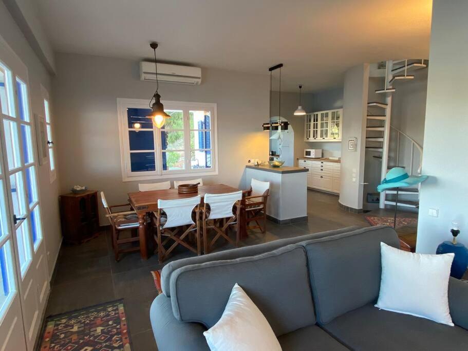 Retreat Villa By The Sea With Pool In Porto Heli Bagian luar foto