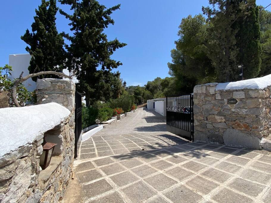 Retreat Villa By The Sea With Pool In Porto Heli Bagian luar foto